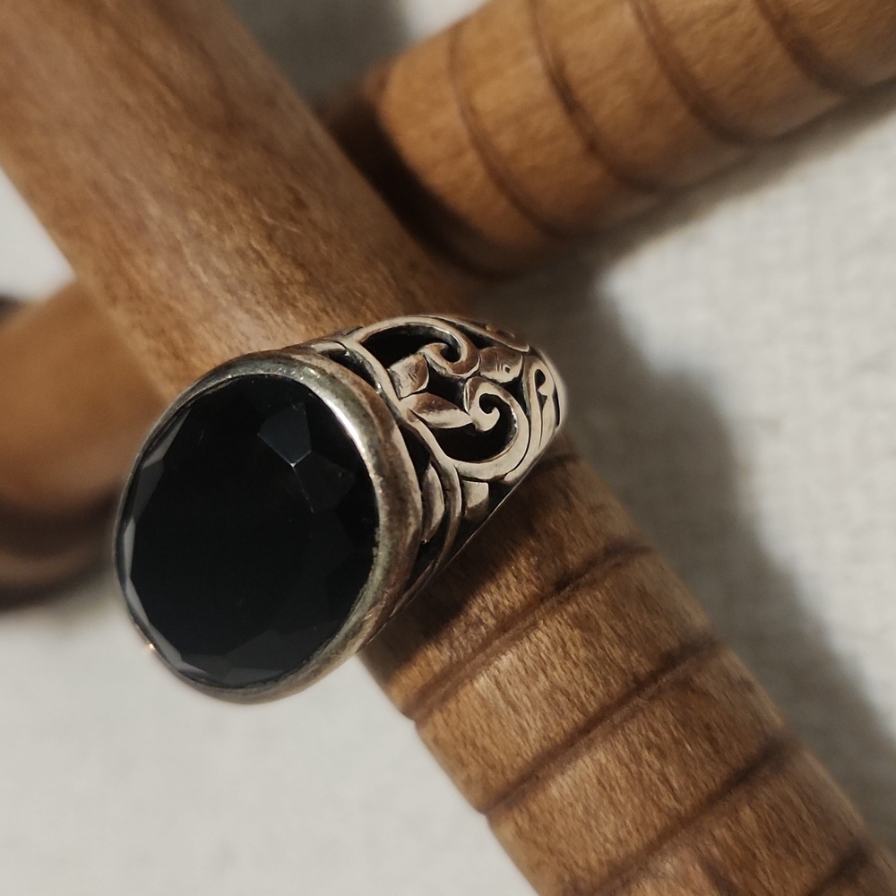 Sterling filigree ring, black stone, size 7, EUC